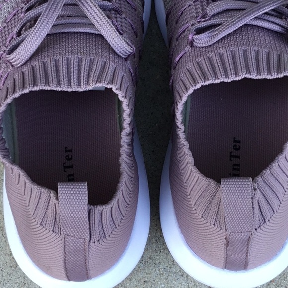 Evin Ter new sock slip on shoes. Lavender and white. Women’s size 5 - Picture 5 of 15